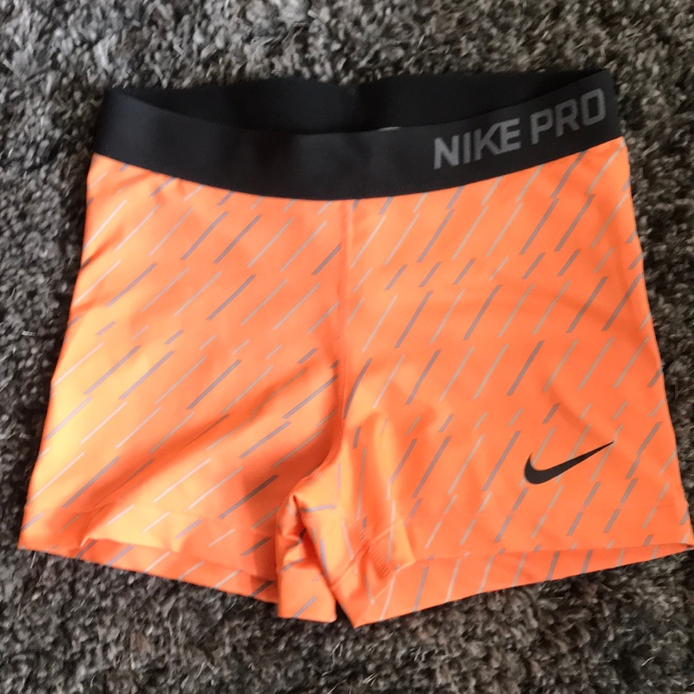 !!SOLD!! Nike Pro Orange shorts medium
